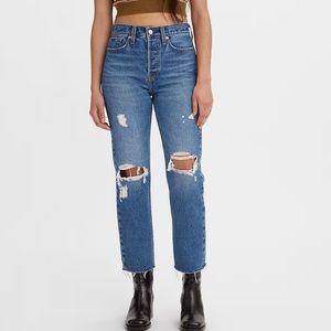 Levis Wedgie Straight Fit Distressed Jeans Womens Size 30 Medium Wash Button Fly